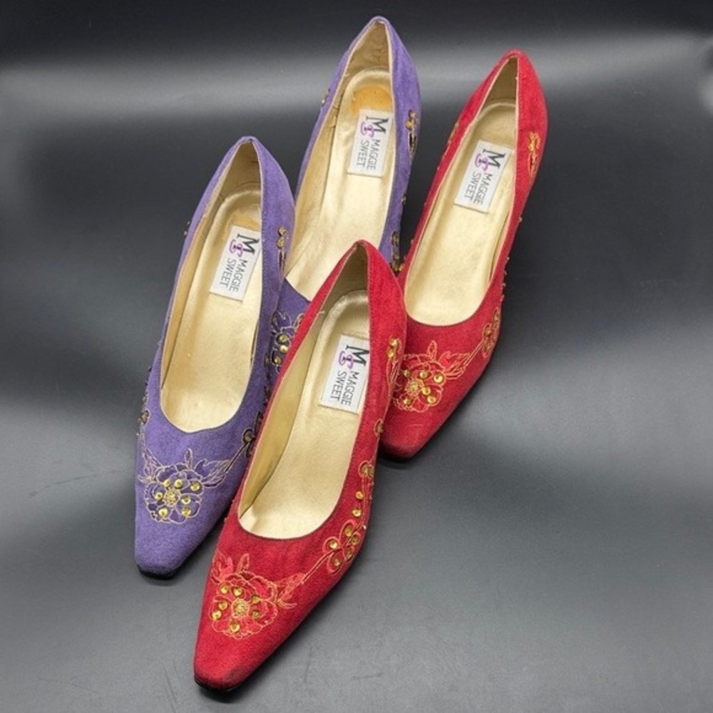 Maggie Sweet Floral Embroidered Rhinestone Pointed Toe Kitten Heel Pumps‎ 9 9.5